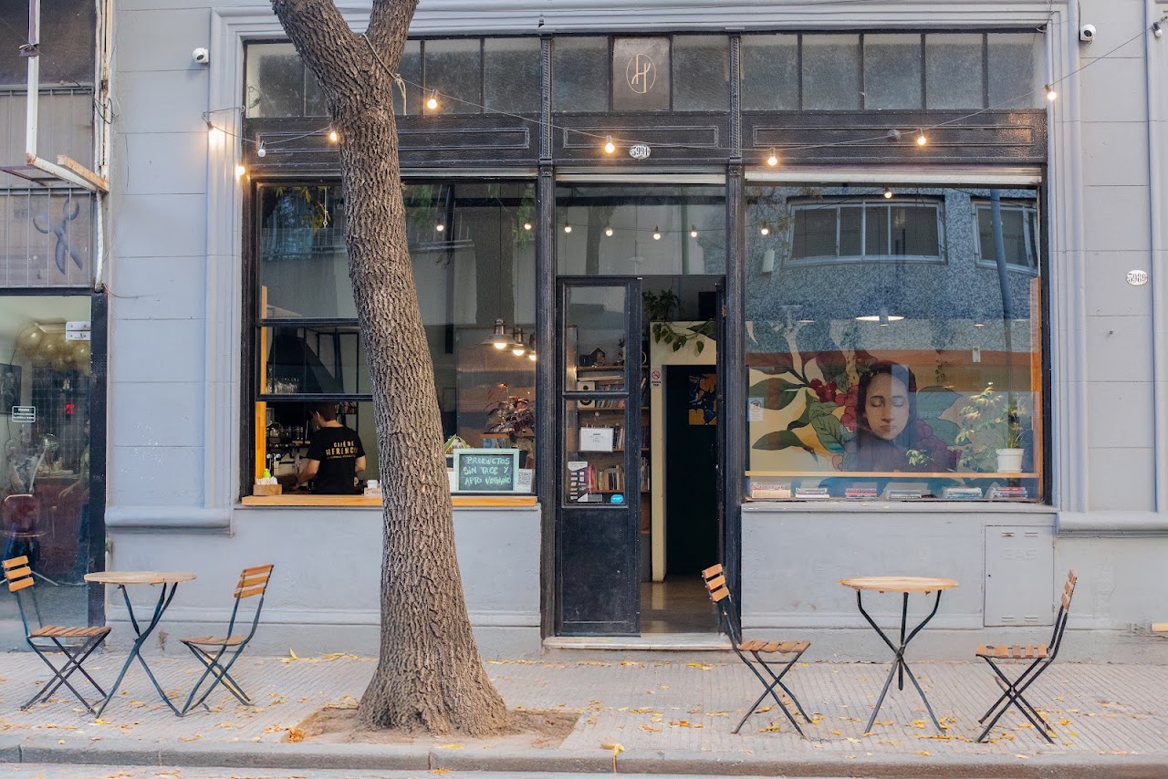 Fachada de Café de Herencia en Almagro